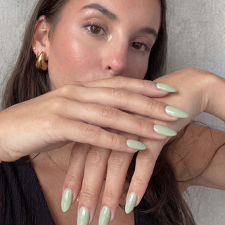 Macha Green Medium Almond Soft Geld Press Ons